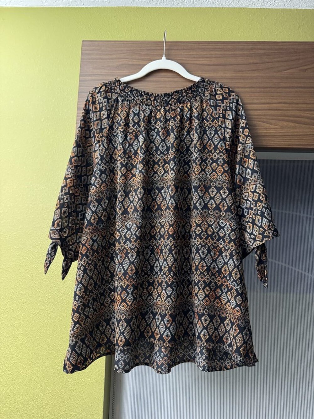 Catherines Plus Size Medallion Print Peasant Tunic 14/16WP - Picture 2 of 6